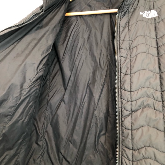 The North Face Quilted Zip-Up Coat- Large - Picture 7 of 16